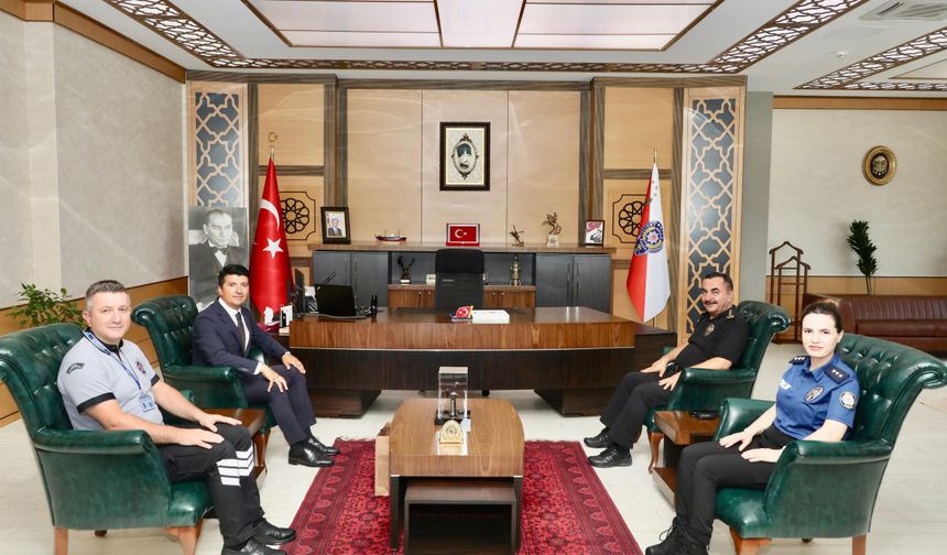 Samsun'da yaşlı adamın 780 bin lira dolandırılmasını önleyen güvenlik görevlisi ödüllendirildi