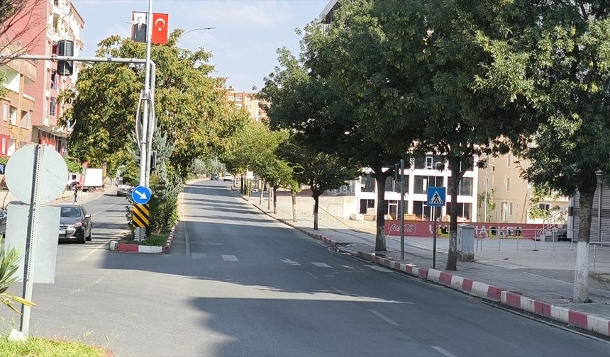 Siirt ve Batman'da 40 dereceyi aşan sıcak hava hayatı olumsuz etkiliyor