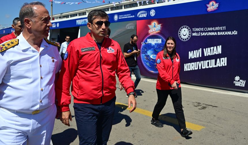 TEKNOFEST Yönetim Kurulu Başkanı Bayraktar, TEKNOFEST Mavi Vatan etkinliğinde konuştu: