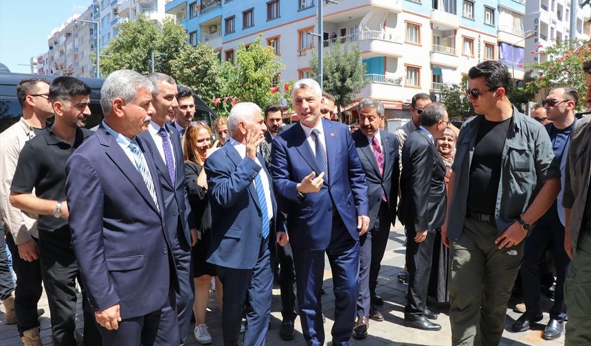 Ticaret Bakanı Bolat, Siirt'te 'STK ve İş İnsanlarıyla İstişare Toplantısı'nda konuştu: