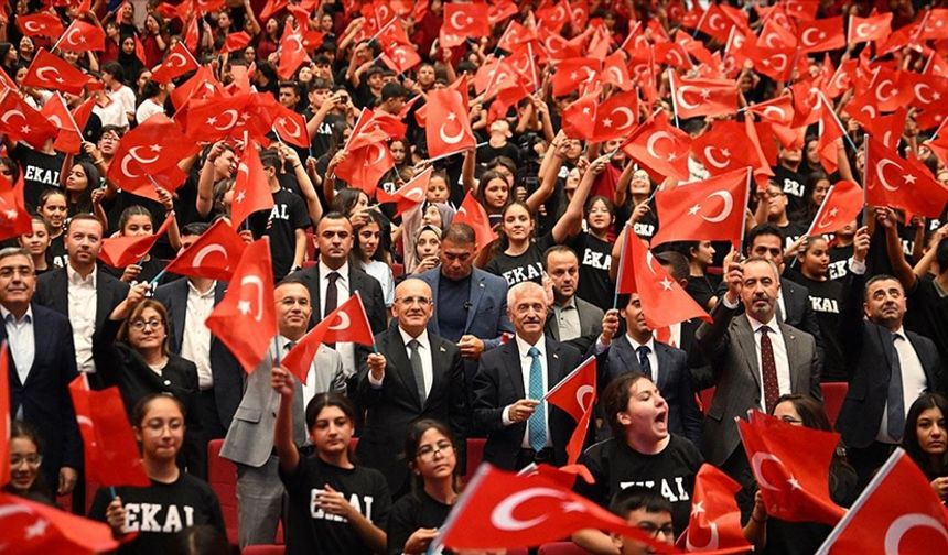 Hazine ve Maliye Bakanı Şimşek: Gelecekte karşımıza çıkabilecek tehditlere karşı en büyük silahımız eğitimdir