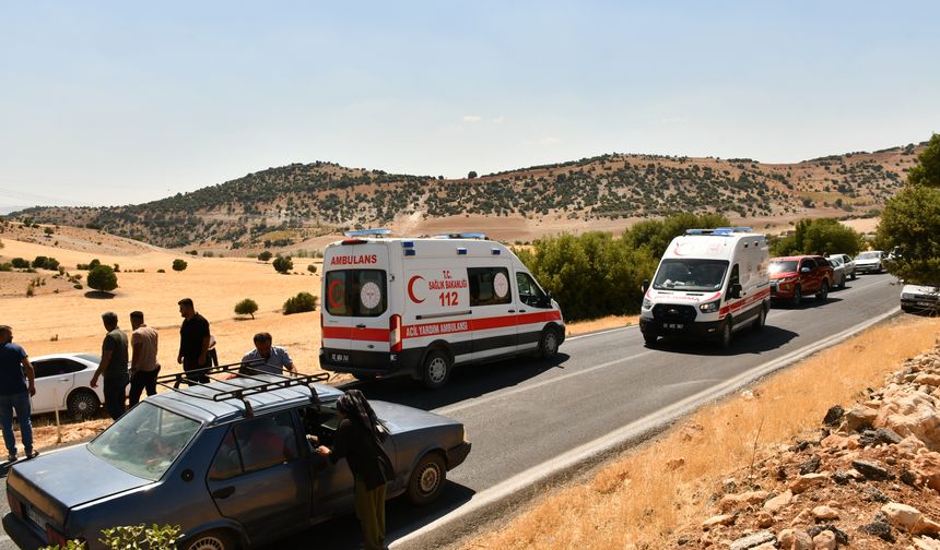 Adıyaman'da devrilen otomobildeki 6 kişi yaralandı