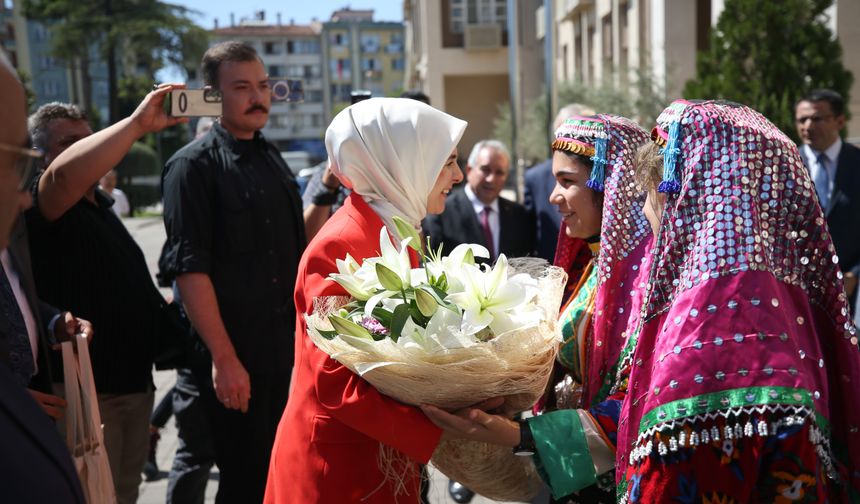 Aile ve Sosyal Hizmetler Bakanı Göktaş, Balıkesir Valiliği'nde konuştu: