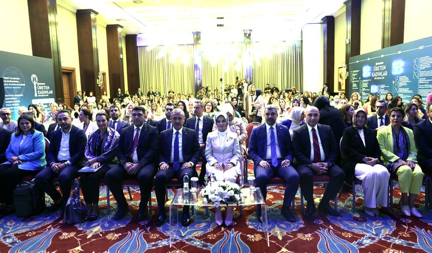 Bakan Göktaş, Mardin'de 'Halkbank Üreten Kadınlar Programı'nda konuştu: