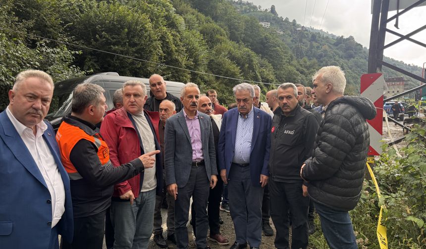 Bakanlar Uraloğlu ile Bak, sağanağın etkili olduğu Rize'de incelemelerde bulundu