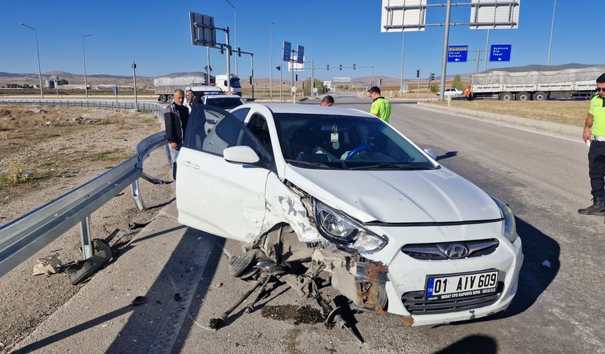 Çorum'da otomobil ile tır çarpıştı, 4 kişi yaralandı