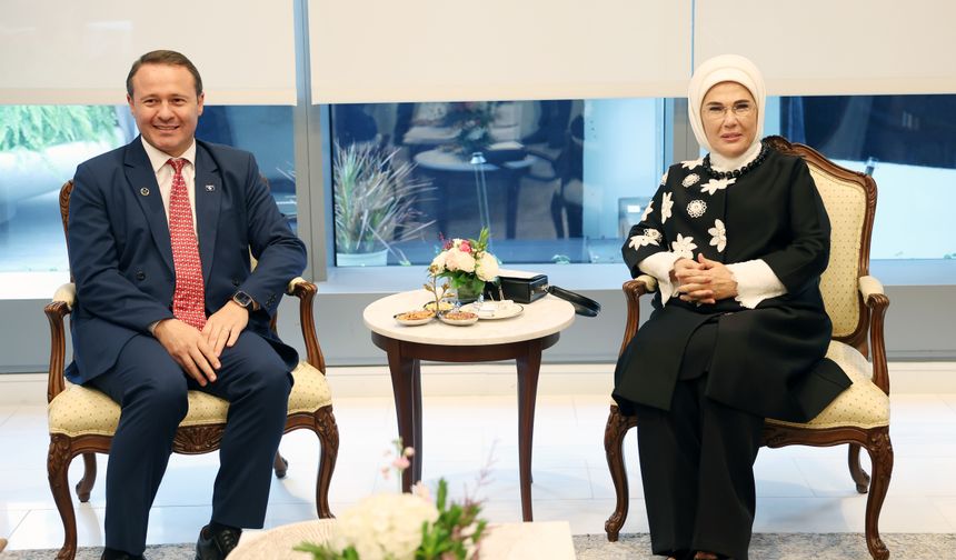 Emine Erdoğan, Kosova Cumhurbaşkanının eşi Sadriu ile görüştü