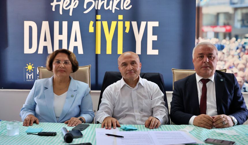 İYİ Partili Usta ve Yüksel, Samsun'da gazetecilerin sorularını yanıtladı