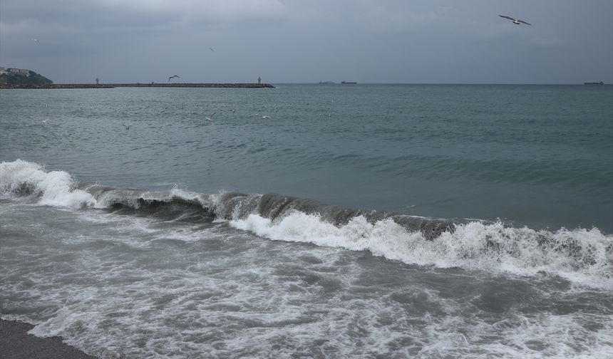 Tekirdağ'da poyraz deniz ulaşımını olumsuz etkiliyor
