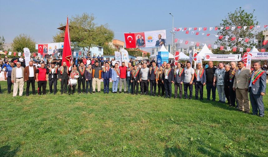 Adana'da 9. İsmet Atlı Karakucak Güreşleri düzenlendi