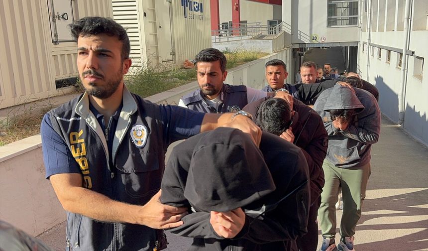 Adana'da merkezli yasa dışı bahis operasyonunda yakalanan 18 şüpheli tutuklandı