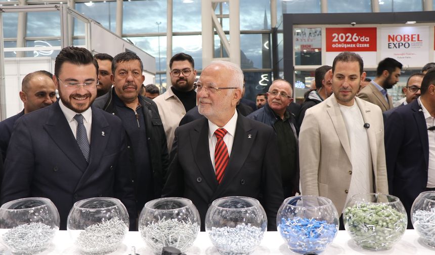 AK Parti Genel Başkanvekili Elitaş, Kayseri'de mobilya fuarını ziyaret etti