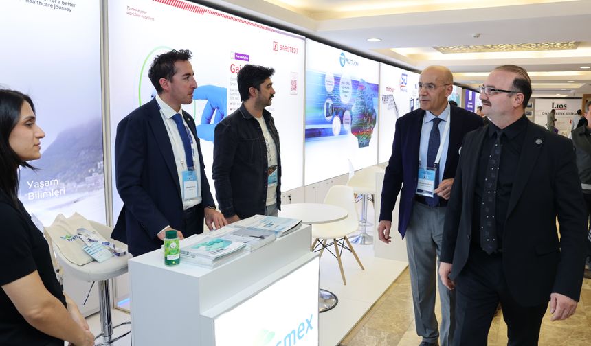 Atatürk Üniversitesi'nde 'Uluslararası Laboratuvar Tıbbı Zirvesi' başladı