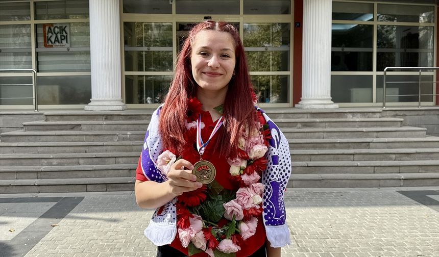 Avrupa şampiyonu milli boksör Yılmaz, Kırşehir'de coşkuyla karşılandı