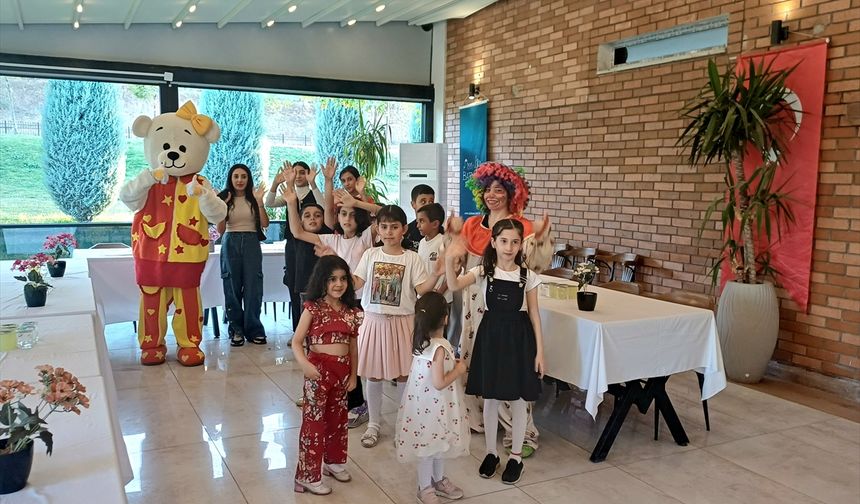 Batman'da çölyak hastası çocuklar için doğum günü kutlaması yapıldı