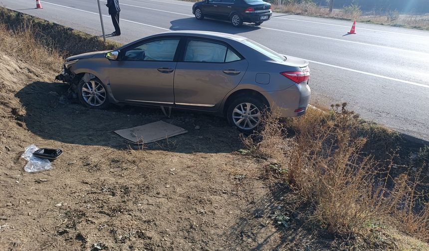 Bolu'da yamaca çarpan otomobildeki kadın öldü, eşi yaralandı
