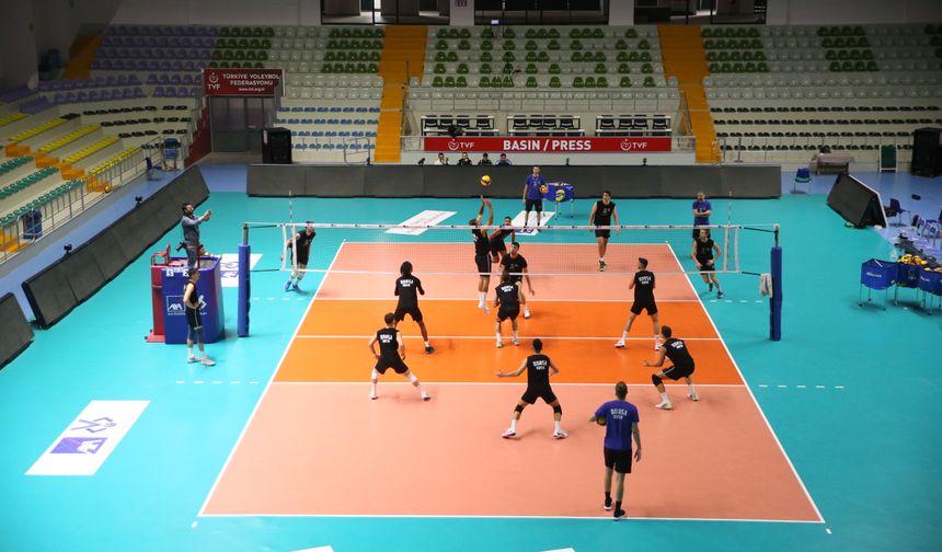 Bursa Büyükşehir Belediyespor kupa ve ligde başarı hedefliyor