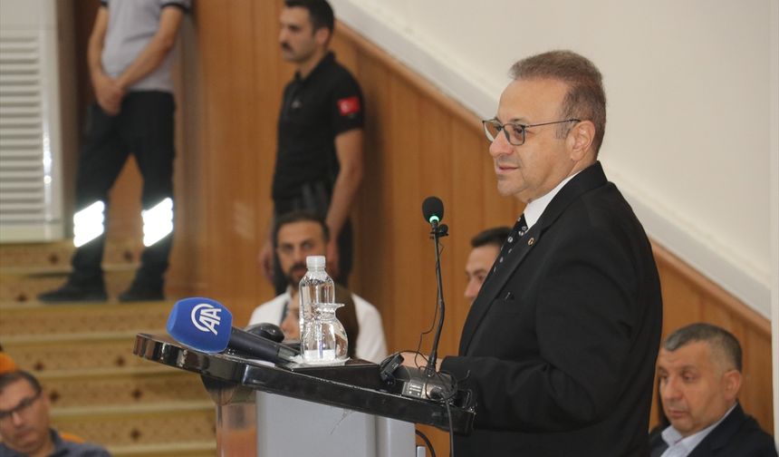 Büyükelçi Bağış Batman'da 'Türkiye Yüzyılı' programında konuştu: