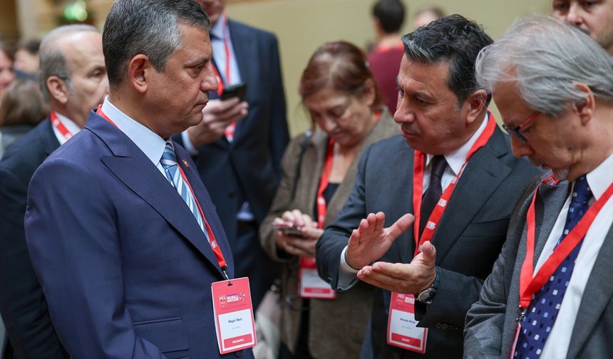 CHP Genel Başkanı Özel, Hollanda'da Avrupa Sosyalist Partisi Kongresi'ne katıldı