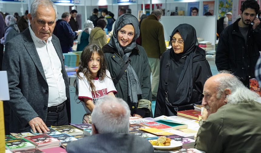 Filistin'e destek için Üsküdar'da 'Nehirden Denize Şiir' dinletisi yapıldı