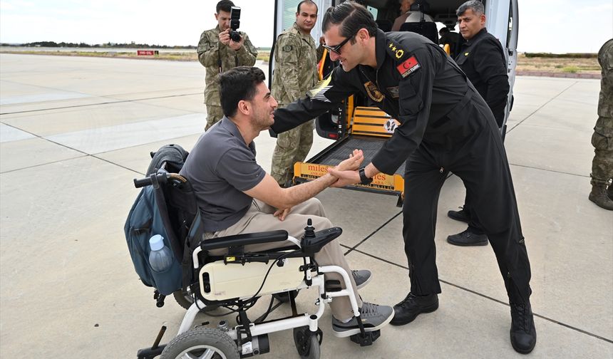 Gaziler 3. Ana Jet Üssü'nde Türk Yıldızları ve SOLOTÜRK özel gösterileriyle ağırlandı