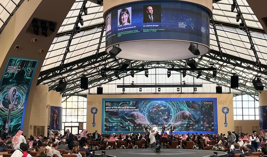 Hazine ve Maliye Bakanı Şimşek, Riyad'da 'Egemenlik ve Küreselleşme' panelinde konuştu: