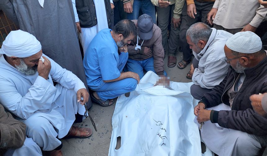 İsrail'in ateşkesi ihlal ederek Gazze'ye düzenlediği saldırılarda ölenlerin sayısı 91'e yükseldi