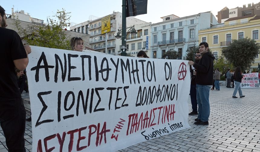 İsrailli turistleri taşıyan kruvaziyer, Yunanistan'ın Patra Limanı'nda protesto edildi