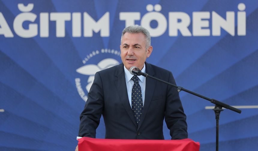 İzmir'de besicilere hibe olarak 210 küçükbaş hayvan dağıtıldı