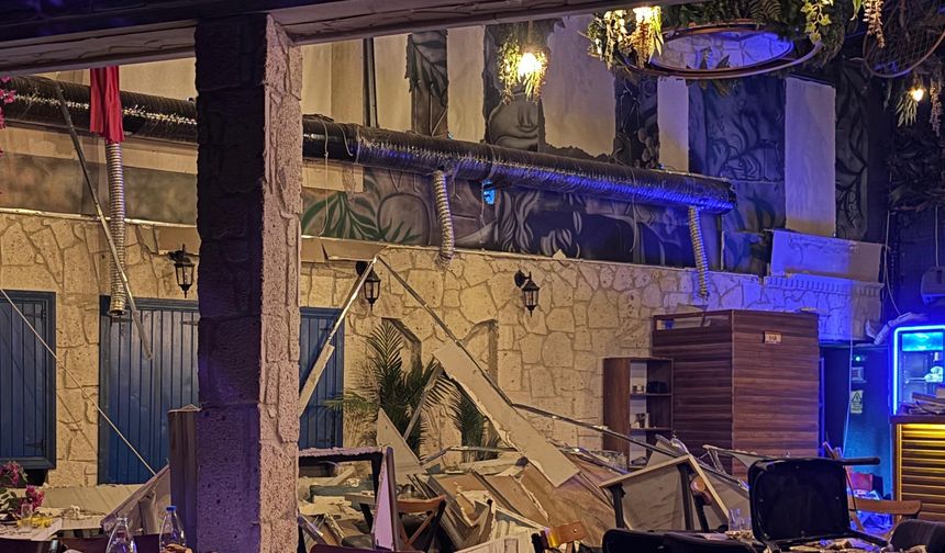 İzmir'de bir eğlence merkezinde dekor duvarının çökmesi sonucu 6 kişi yaralandı