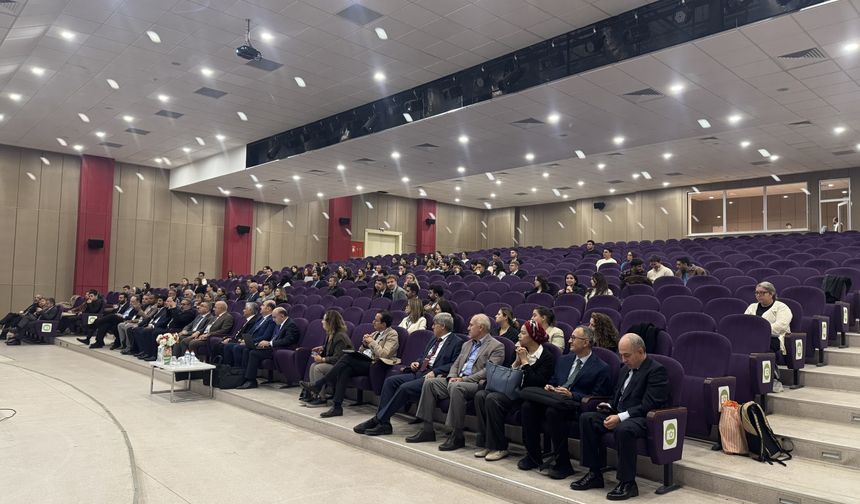 İzmir'de 'Medya Sektöründe İş Hukuku Kongresi' başladı