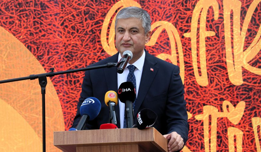 Karabük'te '9. Safran Festivali' kortej yürüyüşüyle başladı