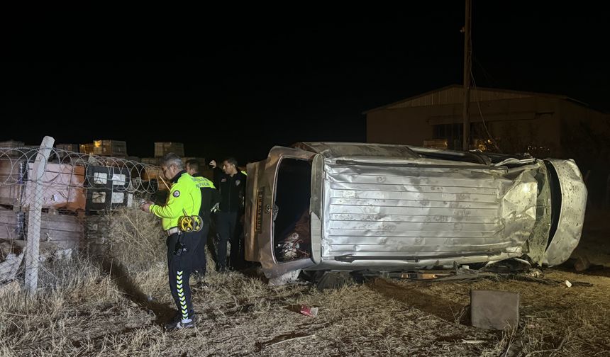 Karaman'da panelvan devrildi, 7 kişi yaralandı