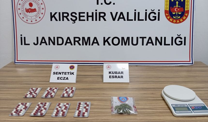 Kırşehir'de uyuşturucu operasyonunda yakalanan 4 zanlı tutuklandı