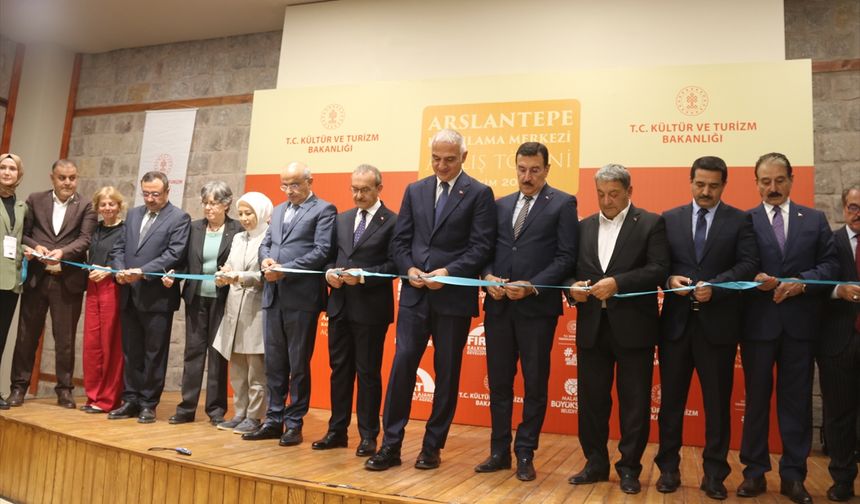 Kültür ve Turizm Bakanı Ersoy, Arslantepe Karşılama Merkezi'nin açılışında konuştu: