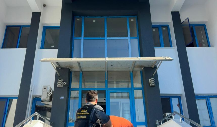 Muğla'da uyuşturucu ticareti yaptıkları iddiasıyla 10 şüpheli tutuklandı