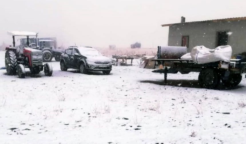 Niğde'nin yüksek kesimlerine mevsimin ilk karı yağdı