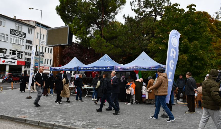 Samsun'da Filistin halkı yararına 'Hayır Çarşısı' açıldı