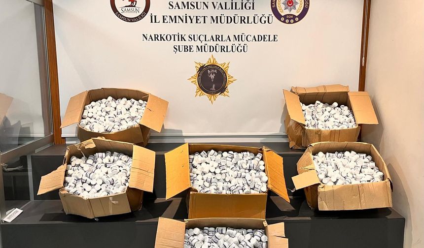 Samsun'da tıra gizlenmiş 153 bin 615 sentetik ecza ele geçirildi