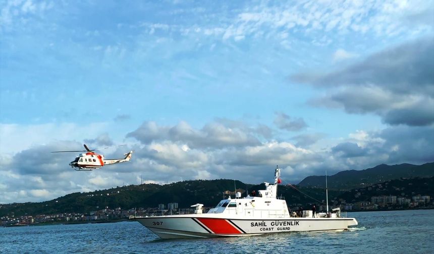 Trabzon'da denizde kaybolan balıkçıyı arama çalışmaları sürüyor