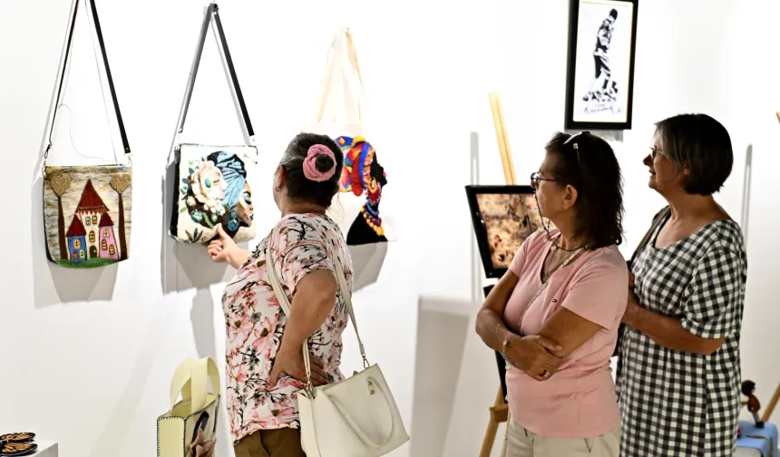 Antalya'da 'Gümüş Eller Sergisi' ziyaretçilerini ağırlıyor