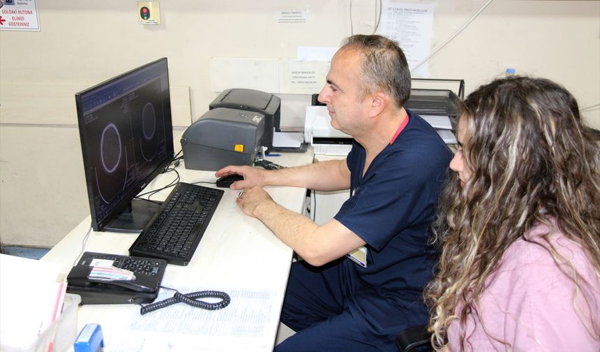 Denizli'de yeni doktorun ilk görev yeri babasının çalıştığı hastane oldu