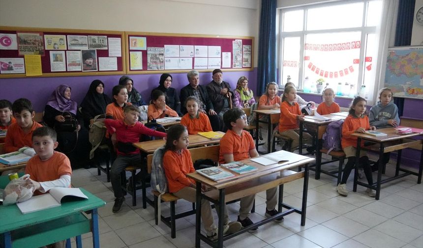 Düzce'de görme engelli öğretmen için sürpriz etkinlik