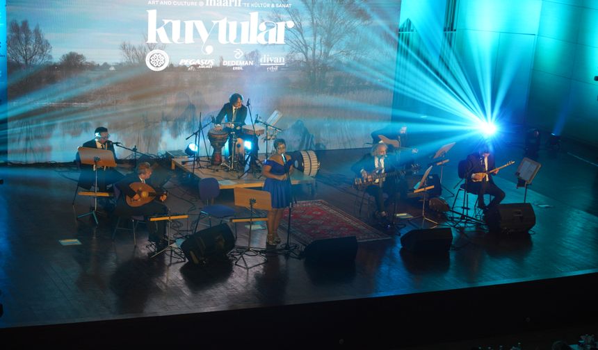 Erbil'de düzenlenen Türk halk müziği konseri ve Zeybek ekibinin gösterisi ilgi gördü