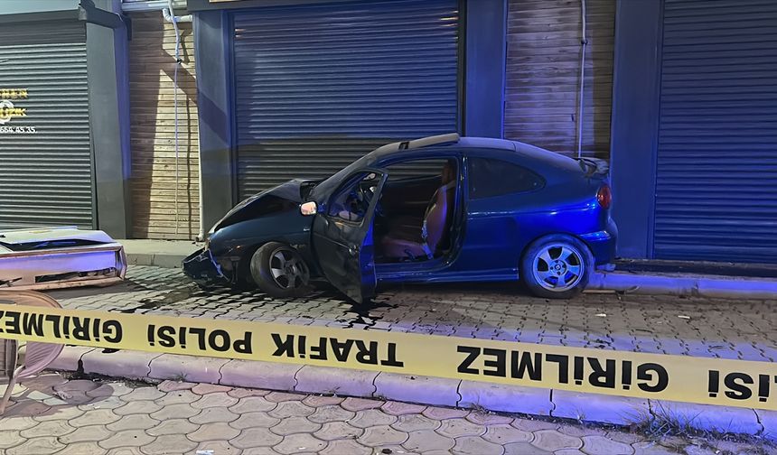 Hatay'da otomobilin çarptığı yaya hayatını kaybetti, sürücü yaralandı
