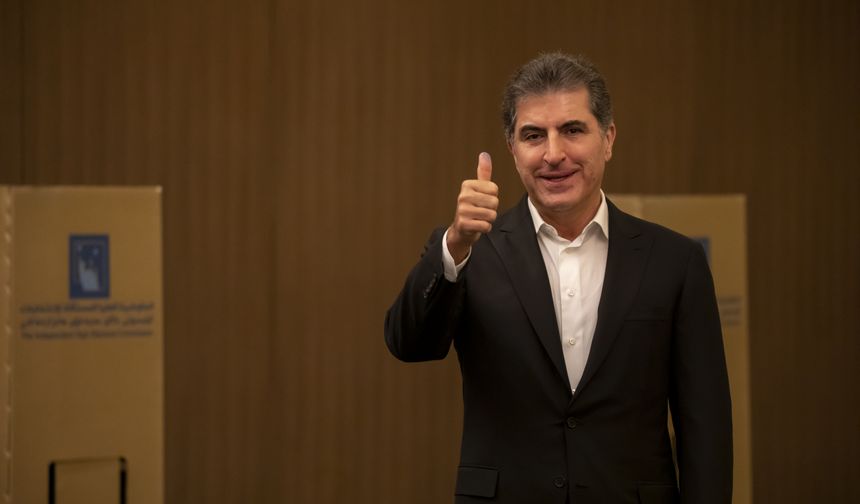 IKBY Başkanı Barzani Irak Meclis seçimleri için oyunu Erbil'de kullandı