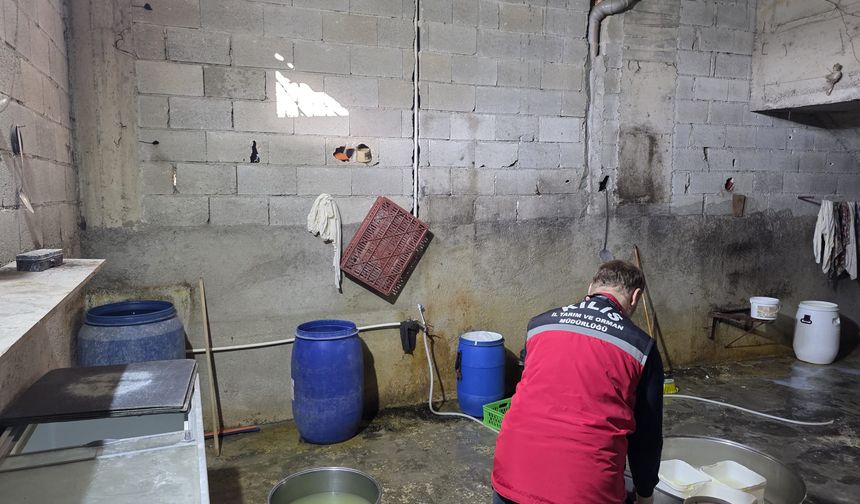Kilis'te hijyen kurallarına uymayan yoğurt ve peynir imalathanesi kapatıldı
