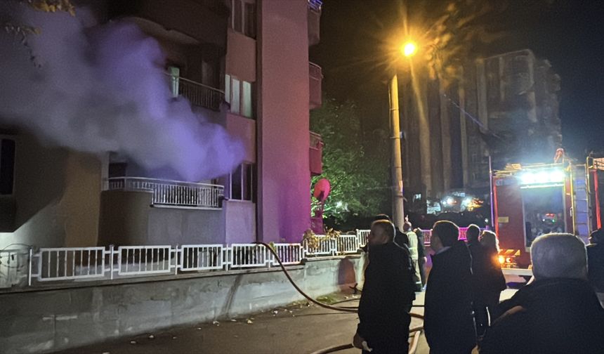 Kütahya'da bir evde çıkan yangında 1 kişi öldü, 1 kişi yaralandı