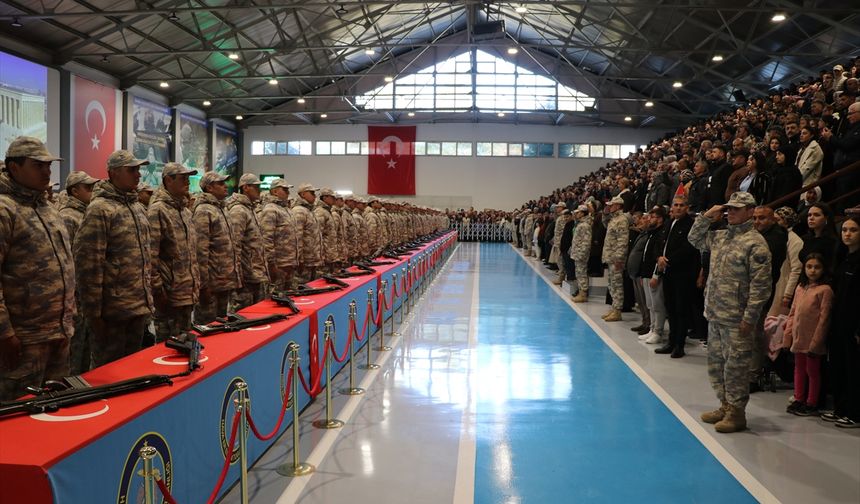 Kütahya'da eğitimlerini tamamlayan yükümlü erler yemin etti