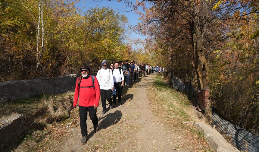 Muş'ta doğa yürüyüşü düzenlendi
